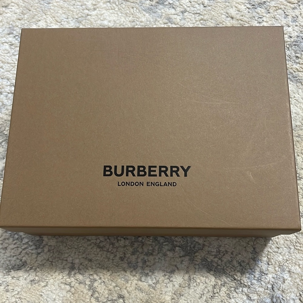 Burberry empty box